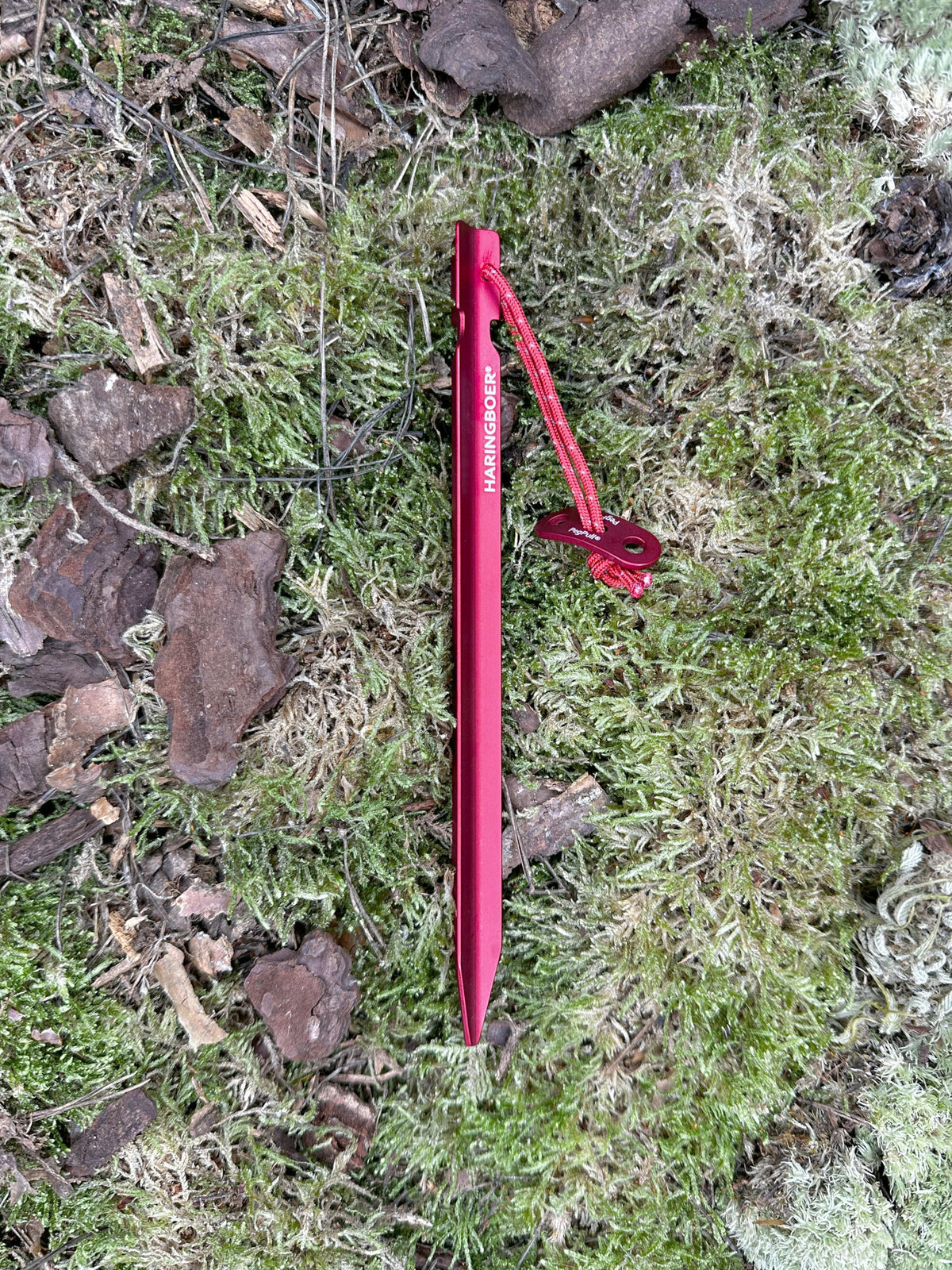 Y-Hering 18 cm aus Aluminium mit PegPull im Einsatz beim Camping